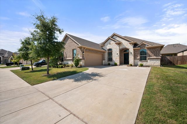 3636 Wintergreen Street, Grand Prairie, TX 76065
