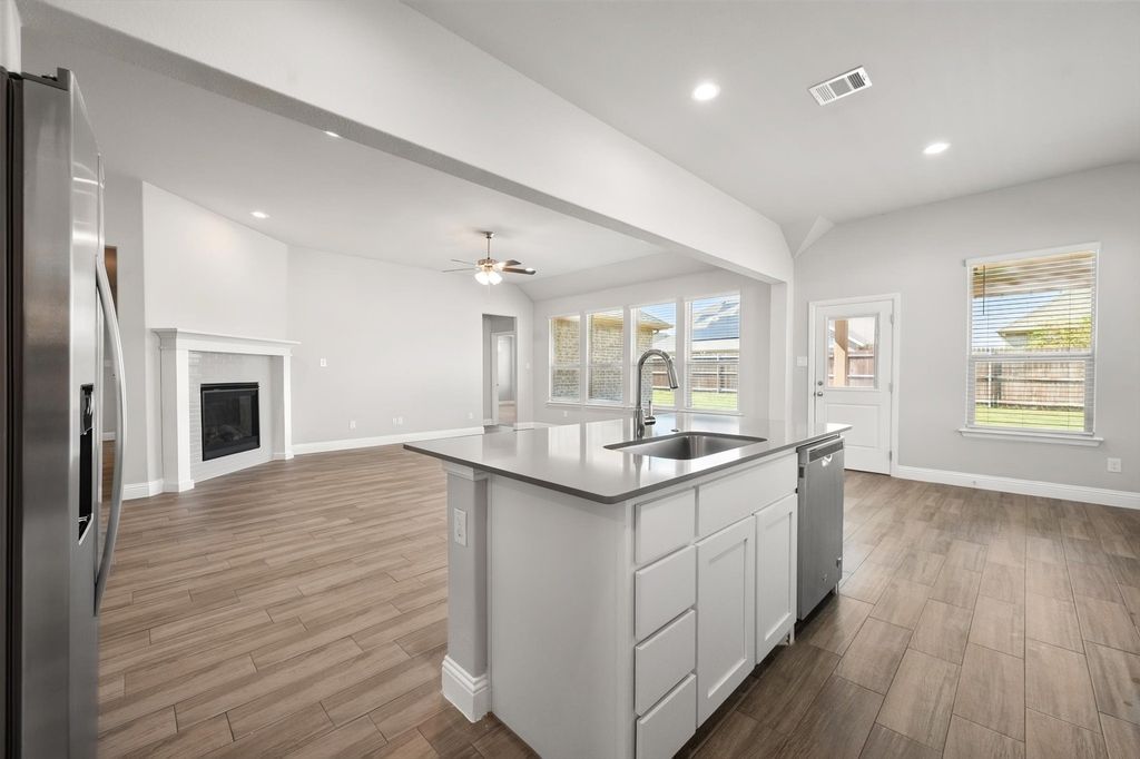 3636 Wintergreen Street, Grand Prairie, TX 76065 — photo 4