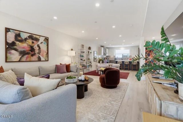 11618 Colfax Meadow Lane, Los Angeles, CA 91604