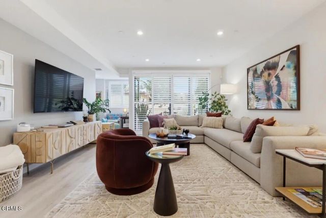 11618 Colfax Meadow Lane, Los Angeles, CA 91604