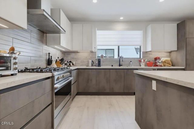 11618 Colfax Meadow Lane, Los Angeles, CA 91604