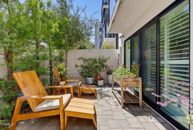 11618 Colfax Meadow Lane, Los Angeles, CA 91604