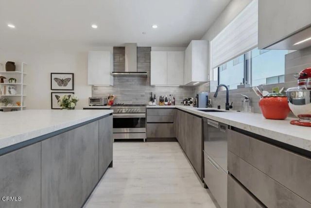 11618 Colfax Meadow Lane, Los Angeles, CA 91604