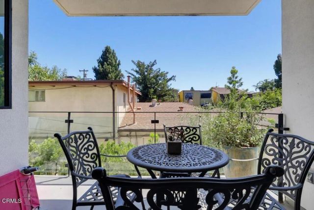 11618 Colfax Meadow Lane, Los Angeles, CA 91604