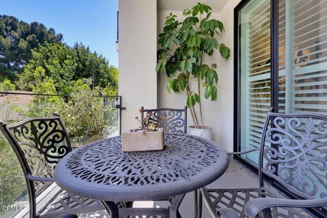11618 Colfax Meadow Lane, Los Angeles, CA 91604