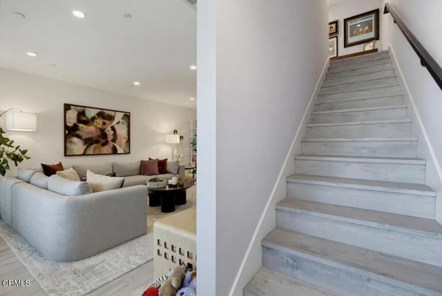 11618 Colfax Meadow Lane, Los Angeles, CA 91604