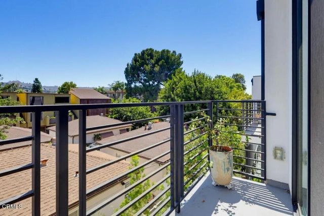 11618 Colfax Meadow Lane, Los Angeles, CA 91604