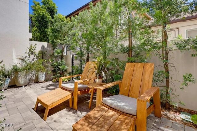 11618 Colfax Meadow Lane, Los Angeles, CA 91604