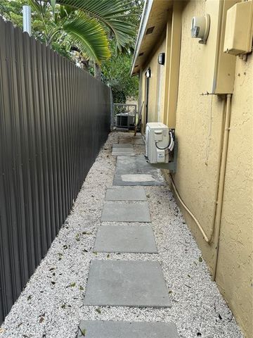 1136 NW 5th Court, Fort Lauderdale, FL 33311