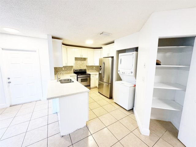 1136 NW 5th Court, Fort Lauderdale, FL 33311