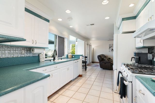 41045 Willowbend, Murrieta, CA 92563