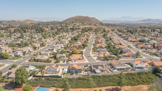 41045 Willowbend, Murrieta, CA 92563