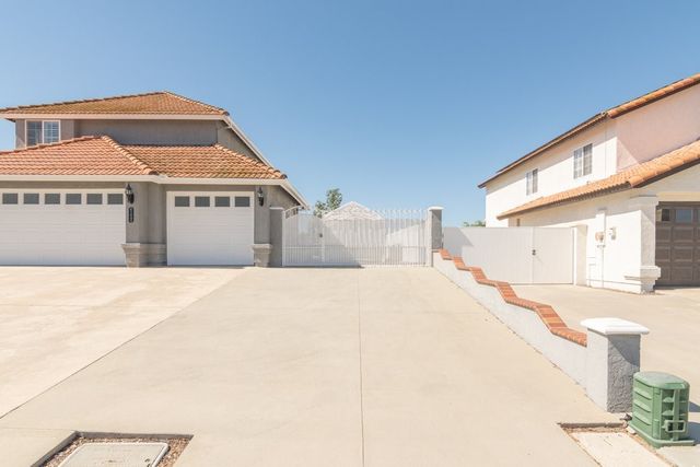 41045 Willowbend, Murrieta, CA 92563
