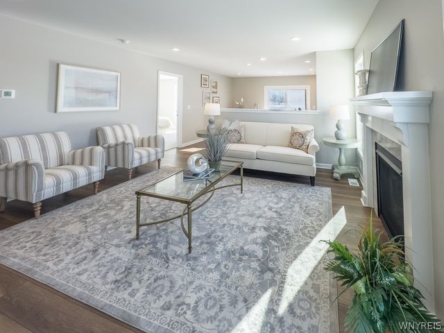 160 Cloverleaf Court 2, Cheektowaga, NY 14043