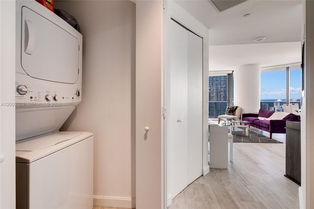 45 SW 9th St 2306, Miami, FL 33130