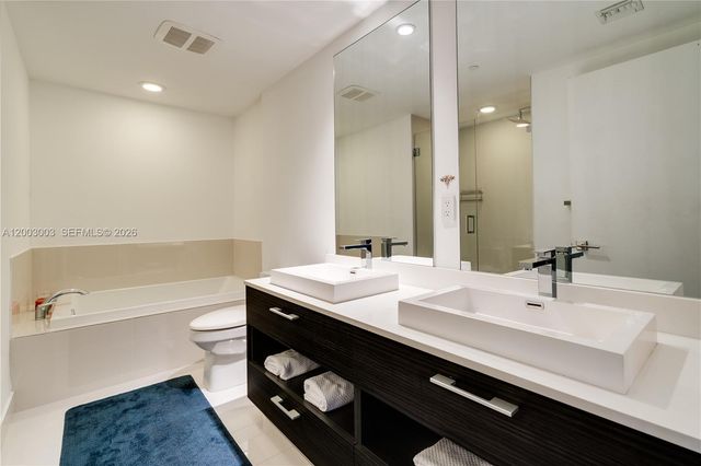 45 SW 9th St 2306, Miami, FL 33130