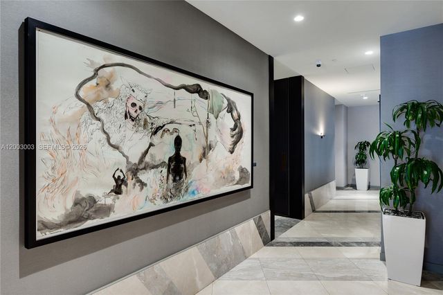 45 SW 9th St 2306, Miami, FL 33130