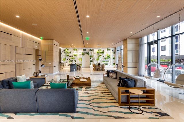 45 SW 9th St 2306, Miami, FL 33130