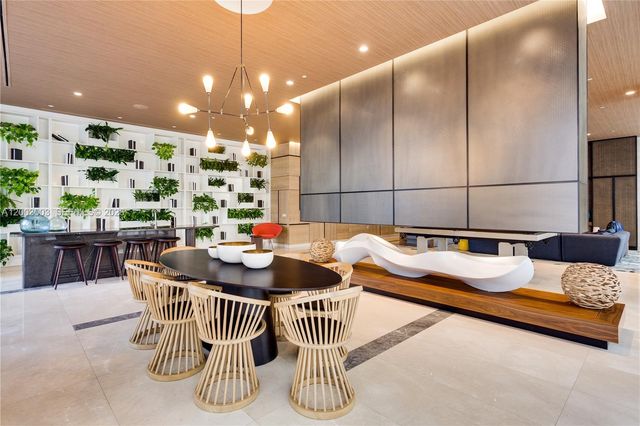 45 SW 9th St 2306, Miami, FL 33130