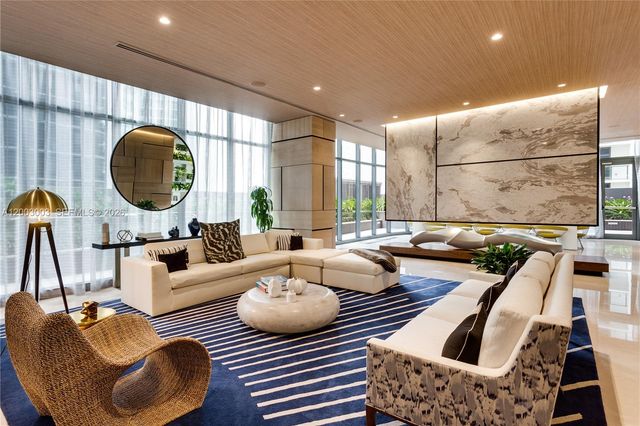 45 SW 9th St 2306, Miami, FL 33130