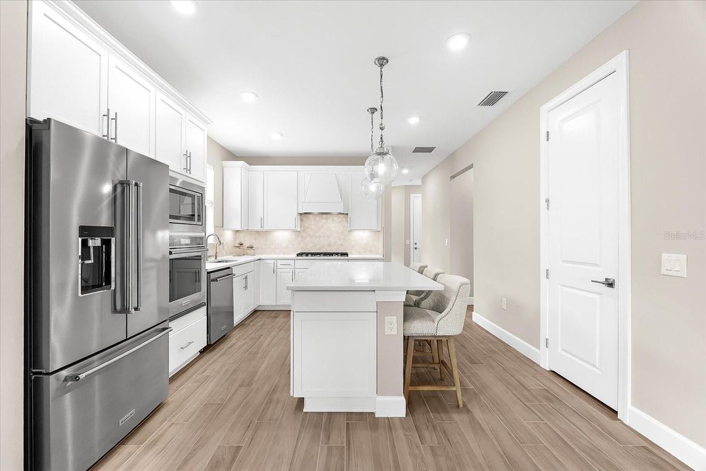 Image 2 of property listing at 6791 ALSTEAD CIRCLE, Lakewood Ranch, FL 34202