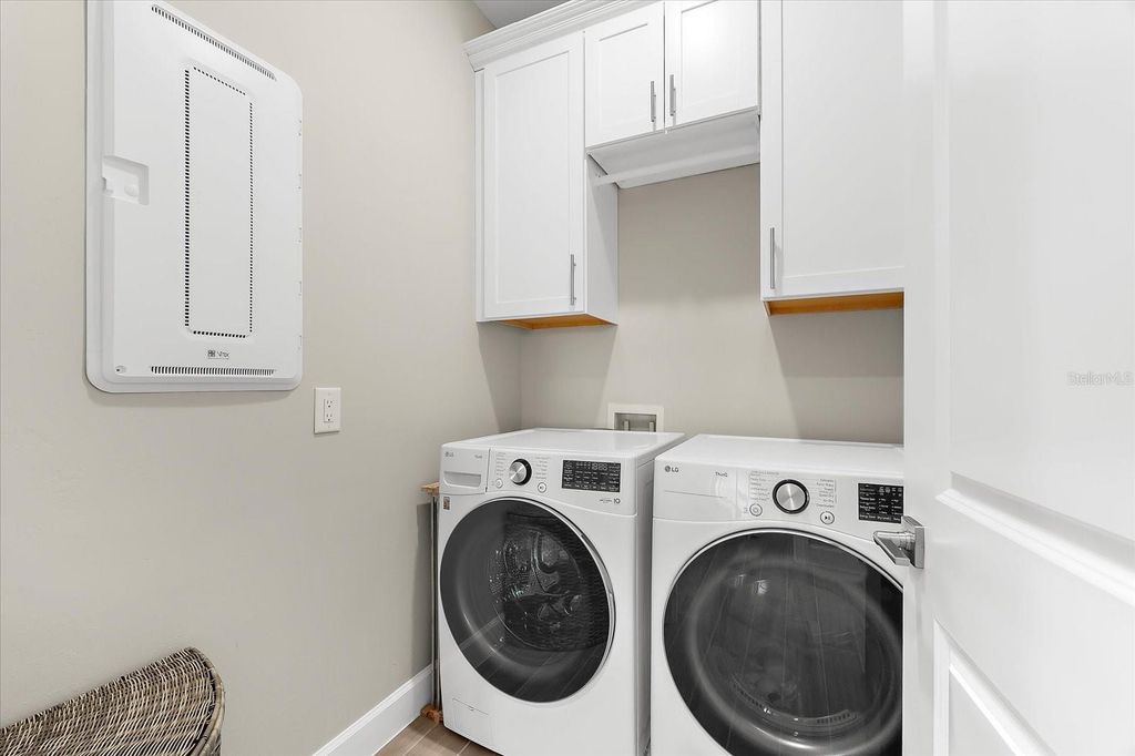 Image 9 of property listing at 6791 ALSTEAD CIRCLE, Lakewood Ranch, FL 34202