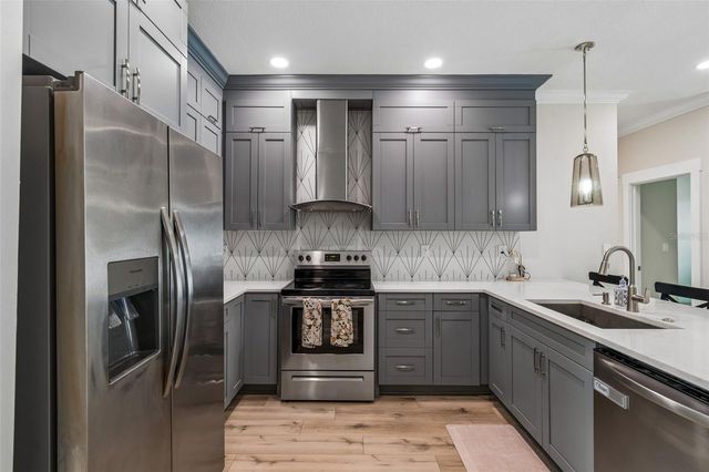 1901 W CLUSTER AVENUE, Tampa, FL 33604