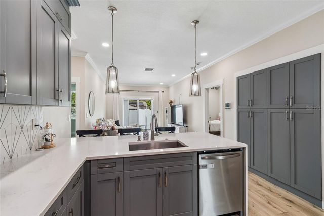 1901 W CLUSTER AVENUE, Tampa, FL 33604