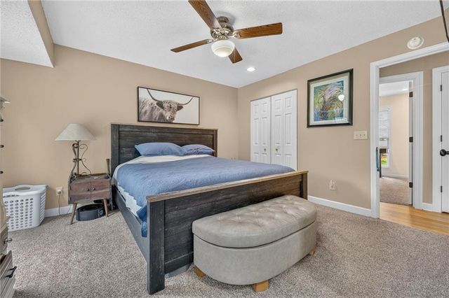 7114 NW Rhode Avenue, Kansas City, MO 64152