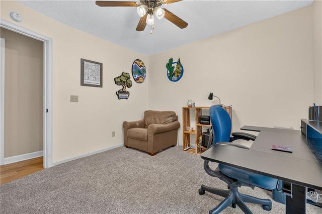 7114 NW Rhode Avenue, Kansas City, MO 64152