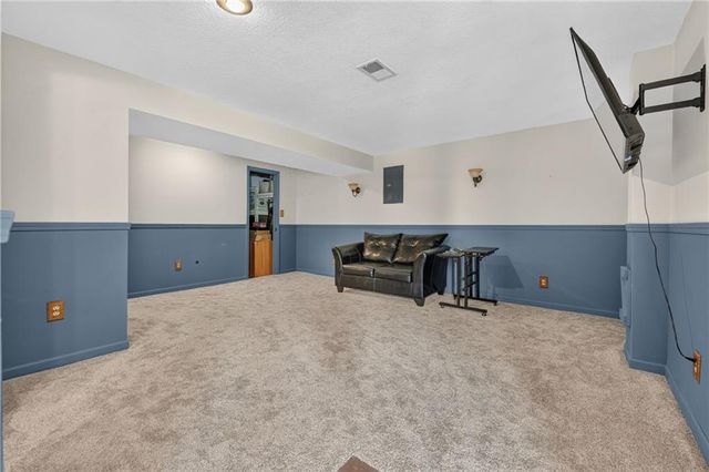 7114 NW Rhode Avenue, Kansas City, MO 64152