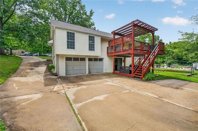 7114 NW Rhode Avenue, Kansas City, MO 64152