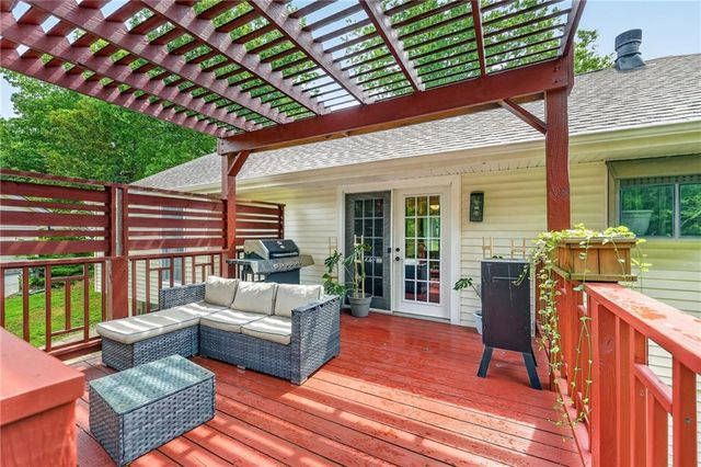 7114 NW Rhode Avenue, Kansas City, MO 64152