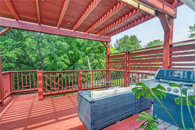 7114 NW Rhode Avenue, Kansas City, MO 64152