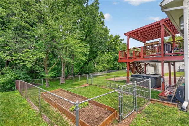 7114 NW Rhode Avenue, Kansas City, MO 64152