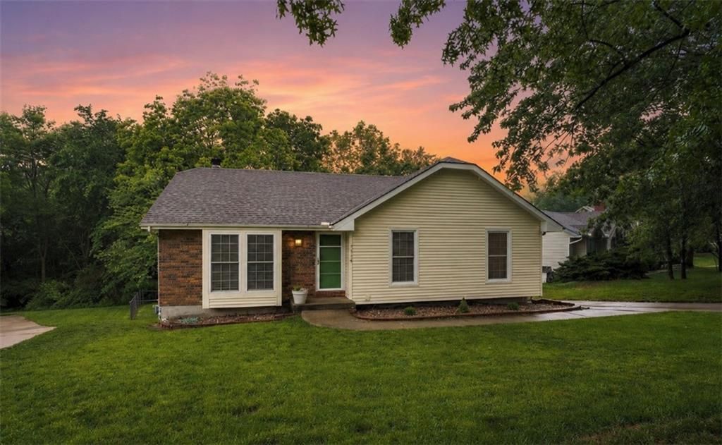 7114 NW Rhode Avenue, Kansas City, MO 64152