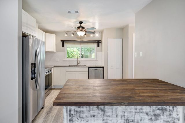 1911 N Red Cedar Circle, Spring, TX 77380