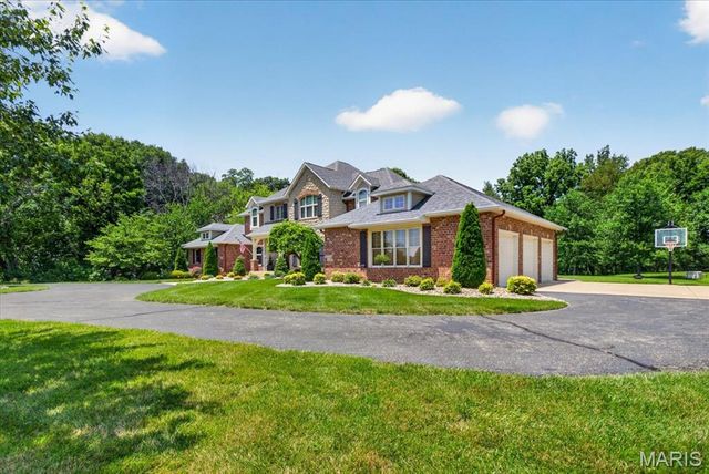 804 Saint Nicholas Drive, O'fallon, IL 62269