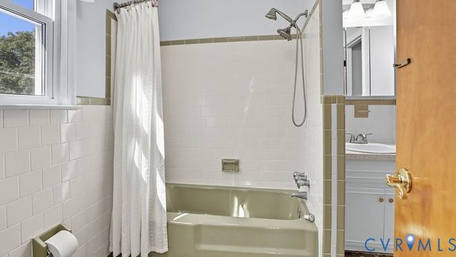 14600 Cornwall Ln, Chester, VA 23836