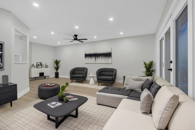 10347 Dearlove Road 302, Glenview, IL 60025