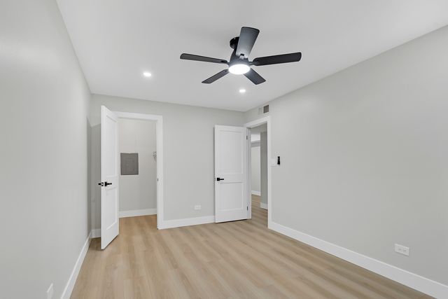 10347 Dearlove Road 302, Glenview, IL 60025