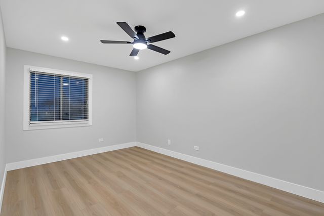 10347 Dearlove Road 302, Glenview, IL 60025