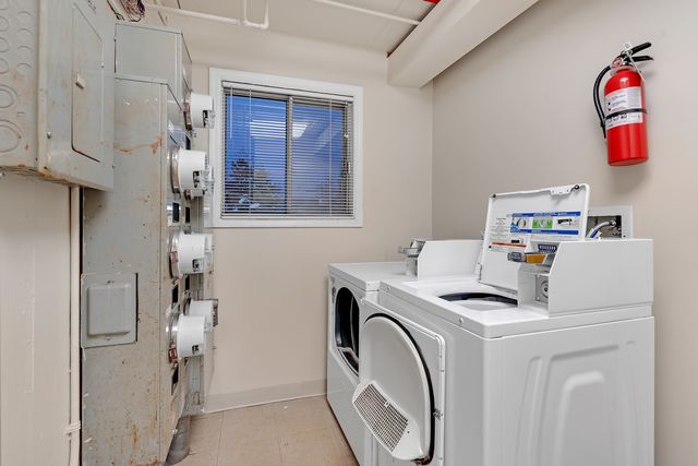 10347 Dearlove Road 302, Glenview, IL 60025