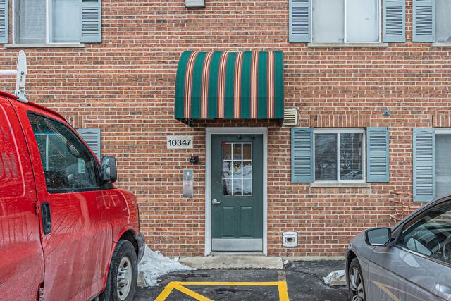 10347 Dearlove Road 302, Glenview, IL 60025