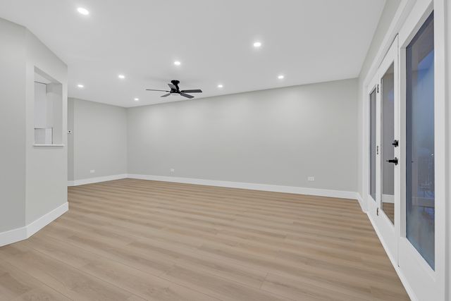 10347 Dearlove Road 302, Glenview, IL 60025