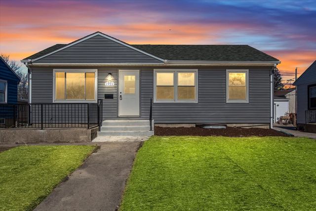 1922 Fargo Avenue, Des Plaines, IL 60018