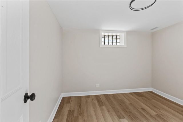 1922 Fargo Avenue, Des Plaines, IL 60018