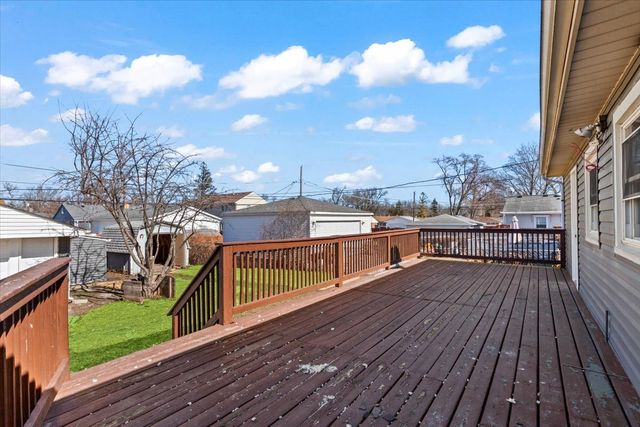 1922 Fargo Avenue, Des Plaines, IL 60018