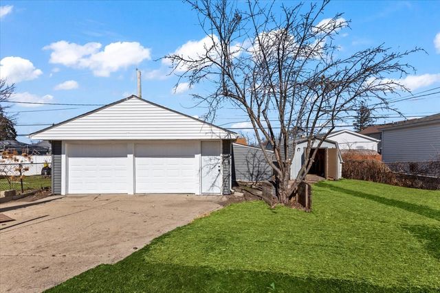 1922 Fargo Avenue, Des Plaines, IL 60018