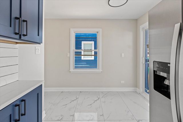 1922 Fargo Avenue, Des Plaines, IL 60018